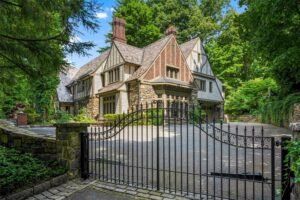 Scarsdale, NY